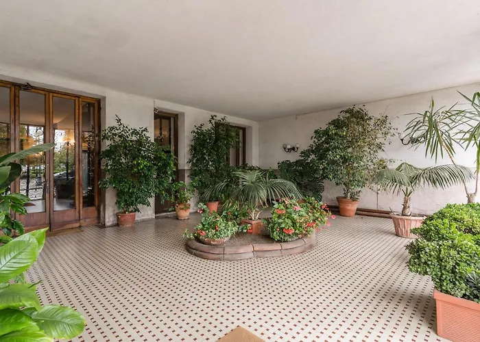 Downtown Srl - Croce Di Malta Royale Apartman *