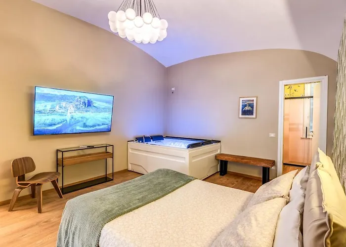 Downtown Srl - Croce Di Malta Royale Apartman