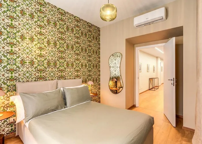 Downtown Srl - Croce Di Malta Royale * La Spezia